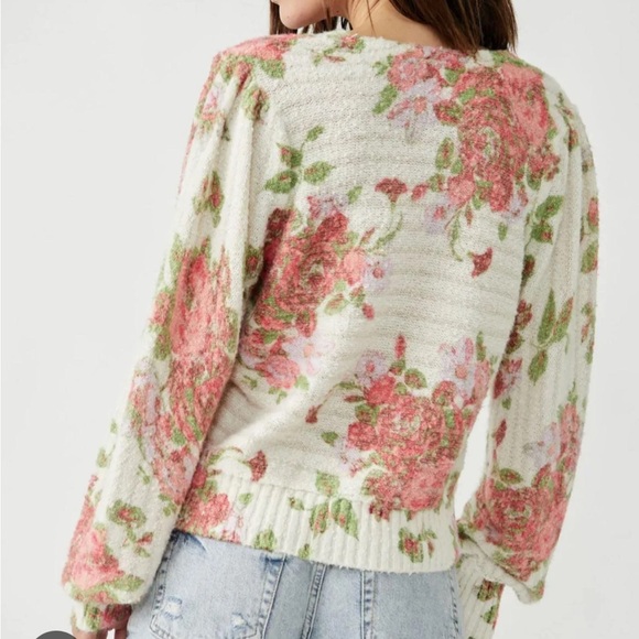 NWOT FREE PEOPLE BED OF ROSES SWEATER - Picture 3 of 3
